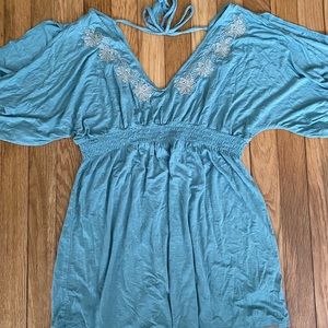 Jessica Simpson maternity top